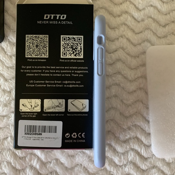NWT DTTO iPhone 11 Pro Case - Picture 10 of 11